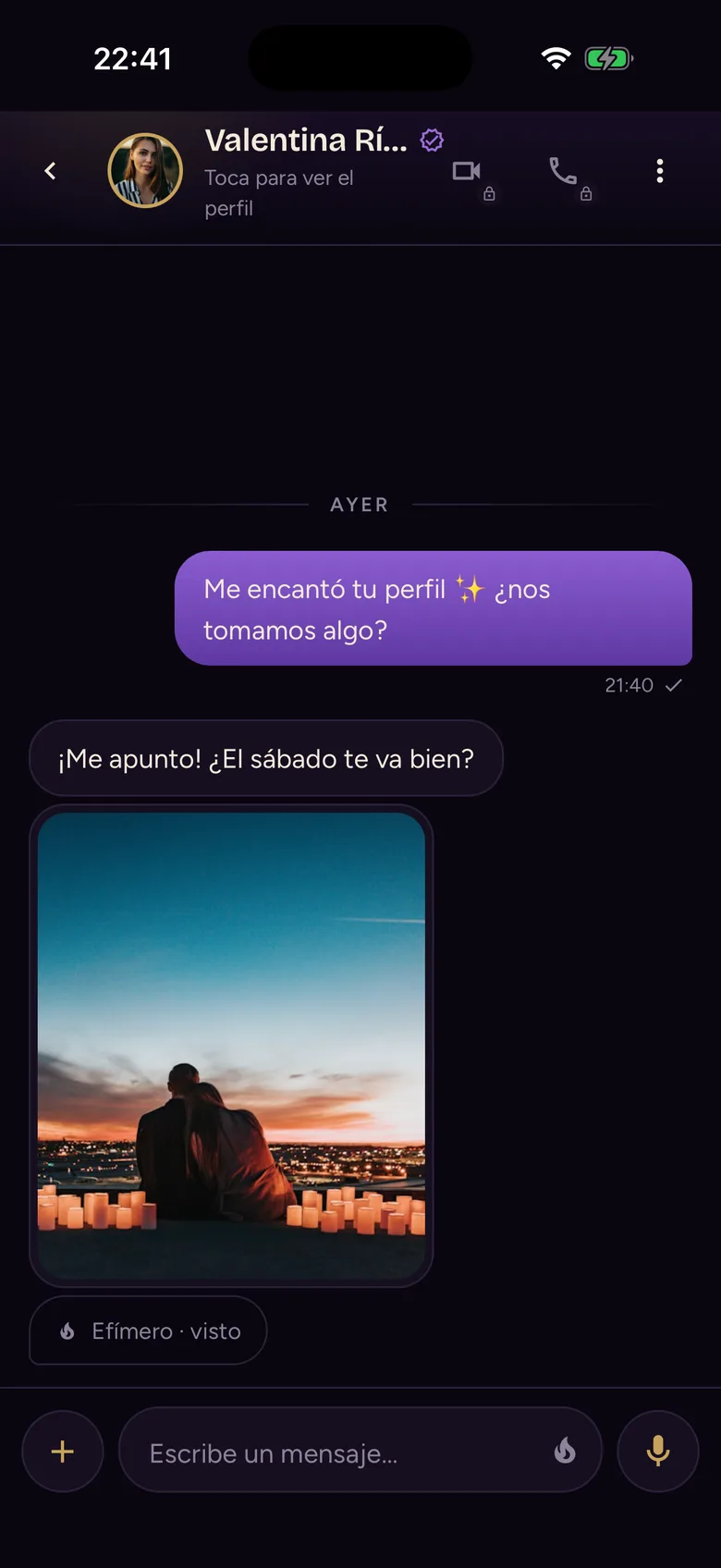 A Klambre chat: a conversation with a private album access request and call notices, with video call and call buttons in the header.